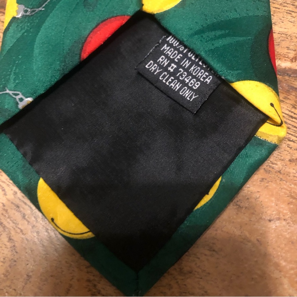 HONORS Holiday Christmas Men’s Tie. - Picture 4 of 6